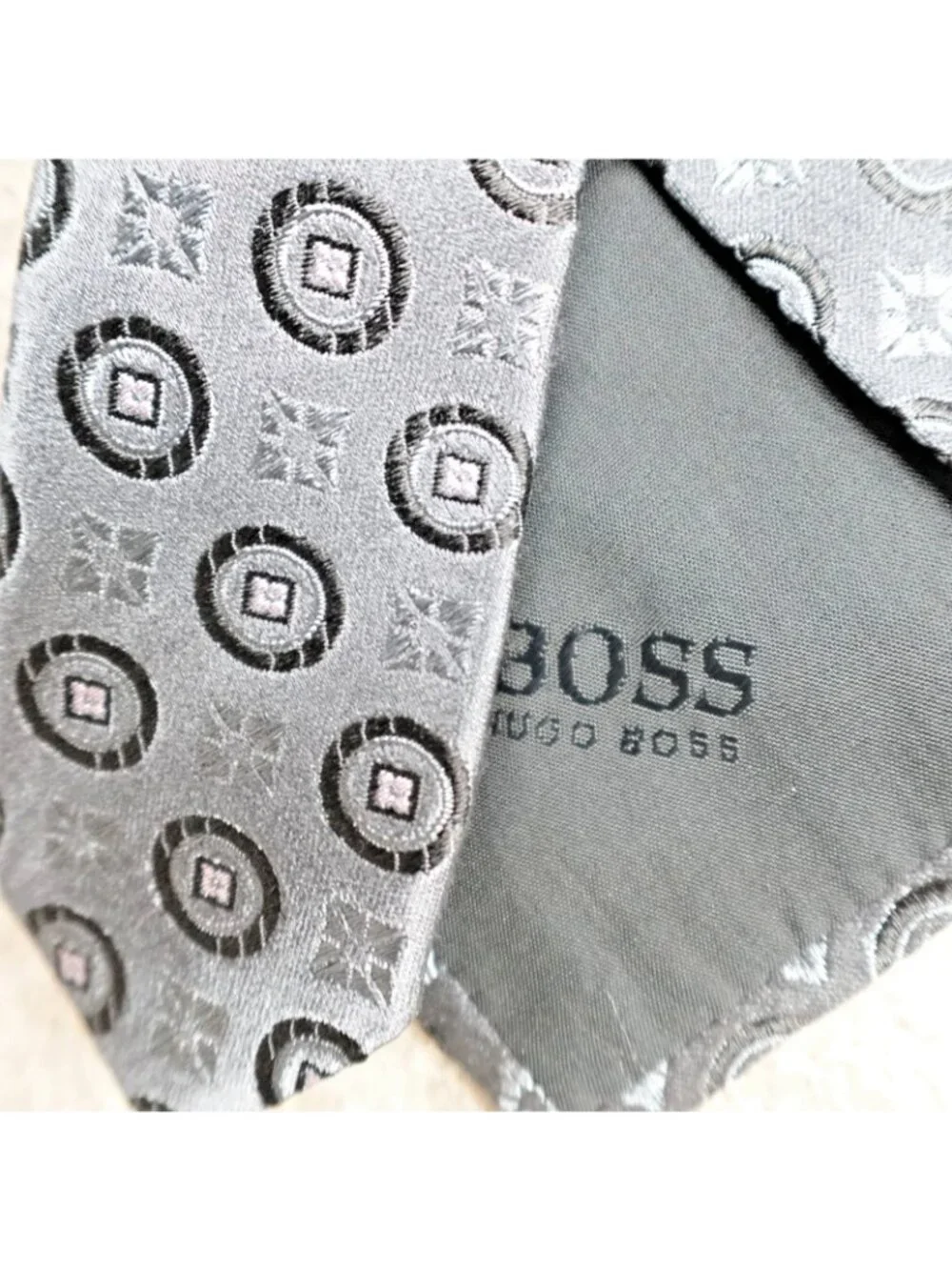 Hugo Boss Tie Gray Macclesfield  100% Silk Made in Italy